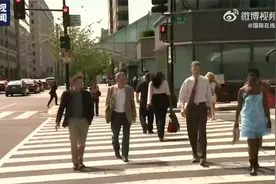 标普下调美国多家地区银行评级视频封面