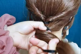 发少这样扎起来显脸小更显头发多，不花钱就能学的扎发技巧