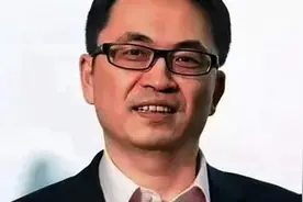 身价千亿的张磊被人说成大头这是为什么视频封面