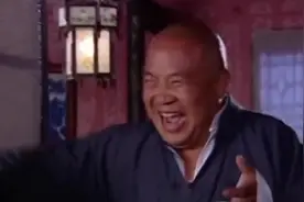 美女被恶霸欺负下秒小伙闯入英雄救美结局大快人心视频封面