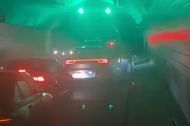 雅康高速康定至泸定段隧间桥垮塌：3车掉坠，1人获救5人失联视频封面