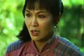 4. 影视：女人山上挖野菜看到一个八路快渴死，她的做法让人敬佩视频封面