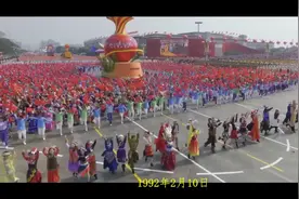 1992年2月10日，赵丽蓉检查出肺癌，孩子们都回家吃团圆饭