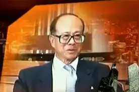 李嘉诚谈自己创业史，长江不择细流，做人要不断自我成长视频封面