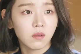 命运如此不公！女孩兢兢业业实习两年，转正名额被最好的闺蜜抢走