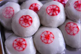 过节可以在家做这个家庭版糯米团子，软糯有嚼劲，做法简单又好吃