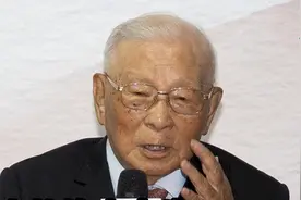 许历农的传奇人生，从台军上将到统派领袖，是谁影响了他？