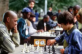 7岁天才儿童从未学过象棋，竟然可以轻松拿下国际象棋冠军！视频封面