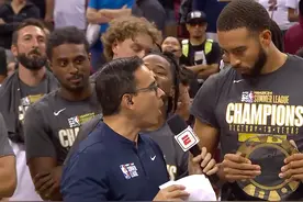 骑士战胜火箭勇夺夏联冠军 大莫布里当选决赛MVP！视频封面