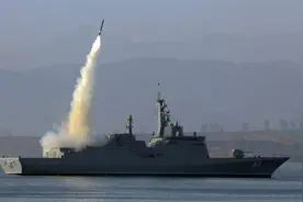 朝鲜海军新型驱逐舰进行武器试验试射多种导弹 金正恩现场观摩视频封面