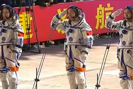 神舟十九号航天员出征视频封面