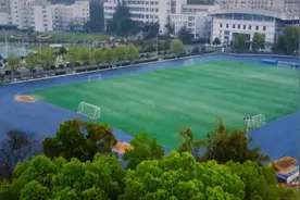 博士初中学历配偶被安排工作引热议，湖北一高校回应：符合政策