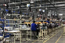 8万人围观 “沉浸式”探岗走进扶风比亚迪线束厂视频封面