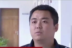 迷路女孩被民警送回家，几天后又被扔出门，一查发现有猫腻视频封面