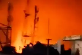 巴战机进入印领空 巴媒曝光印度导弹储存点被毁画面 现场火光冲天视频封面