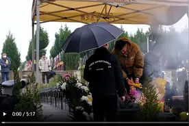 生离死别！湖北强制推进火葬进公墓引发老人抗议视频封面