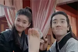 影视剧挠痒痒爆笑场面，羽毛出动挠一挠脚心，就没有撬不开的嘴！视频封面