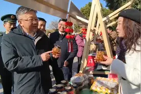 仪征市委书记带头自费购买地方特色餐饮拉动地方消费视频封面