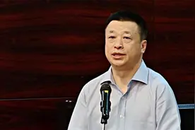 中国中免董事长李刚因病逝世，年仅54岁上任不到9个月视频封面