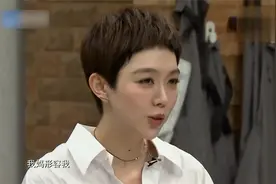 30岁的姜妍有A4腰，3岁的姜妍有“米其林轮胎”！不愧是二胖！