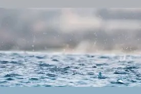 北京今天午后到明天早晨有明显降雨，白天至前半夜有轻雾视频封面