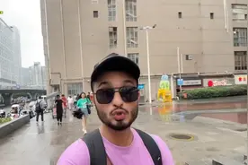 #印度人在中国 最近很火的印度小哥在中国各个城市体验高铁。声明视频封面