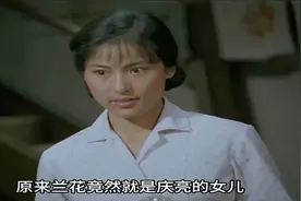 一口气看完荒唐年代的荒唐事#电影解说 #老电影 #月亮湾的笑声视频封面