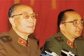 张爱萍被围孤山，怒责“黄瞎子”见死不救，彭德怀下狠心连撤两将视频封面