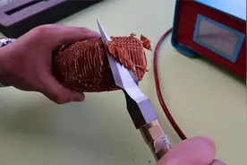 不可思议的超声波刀，轻轻一推就能“削铁如泥”，什么原理