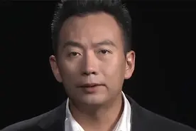 1996年1月1日，《新闻联播》改为直播，追求完美的罗京也能胜任