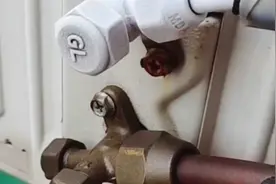 空调细管结冰，粗管很干什么原因？老师傅教你一招，加氟特别简单视频封面