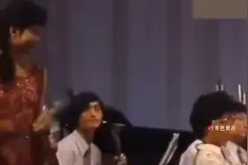 怀旧金曲：蒙古族歌曲《草原夜色美》（演唱：德德玛）1985年