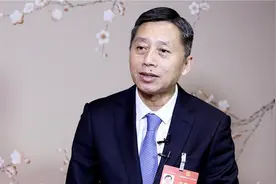 全国人大代表卫岗:设身处地为游客着想 云南德宏擦亮旅游金字招牌