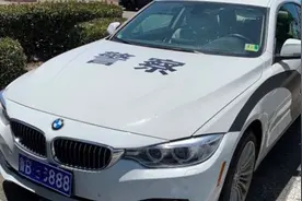 美国街头出现一辆“中国警车”，挂山东车牌，当地交警傻眼了