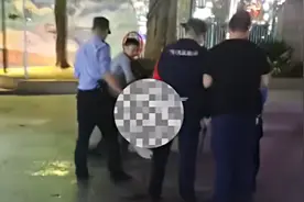 网传深圳龙华一广场持刀伤人事件仍有逃犯？警方：谣言！视频封面