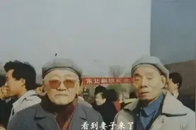 吴信泉夫人有多美？1955年珍贵留影，她31岁端庄大气优雅从容