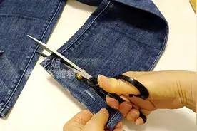 才知道，牛仔裤长了还能这样改！裁两下缝两下，漂亮又无痕！