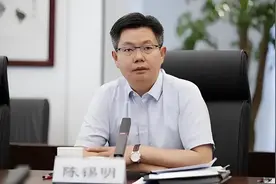 中央决定：陈锡明任中国航天科工集团董事长、党组书记视频封面