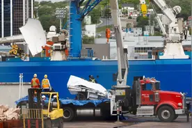 现场：泰坦号潜水器残骸已打捞上岸 其中发现“疑似人类遗骸”视频封面