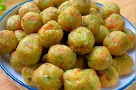 炸萝卜丸子，不要放肉放淀粉，教你一招，丸子不散不硬不吸油视频封面