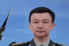 看他说了啥为优秀的台湾军事评论员赖教授点赞！888视频封面