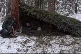 小伙独自穿越极寒森林，零下20度步行7天，天黑前快速搭建避难所