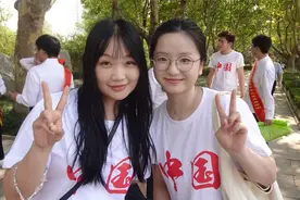 青岛大学2024年毕业典礼《青花瓷》爆火小姐姐刘晨阳最新视频