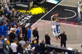 NBA精彩时刻：逆天手感！哈利伯顿最后时刻高难度3+1绝杀雄鹿！