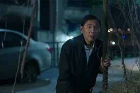 棒棒：女富婆爱上农民工，展开猛烈追求，农民工吓得连豪车都不上