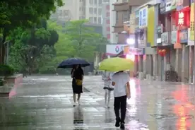 武汉中考将遭遇两次暴雨，市民：能人工驱雨吗？武汉市气象局回应