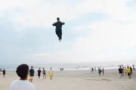 揭秘人体悬浮魔术，原理是这样！疑惑终于解开视频封面