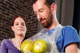 男人体验孕妈妈的一天视频封面