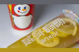 蜜雪冰城加盟店回应“柠檬片过夜”视频封面