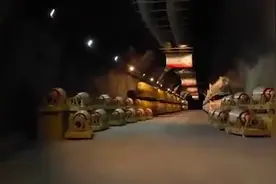 伊朗又一处地下导弹洞库曝光，长长隧道里摆满各式导弹视频封面